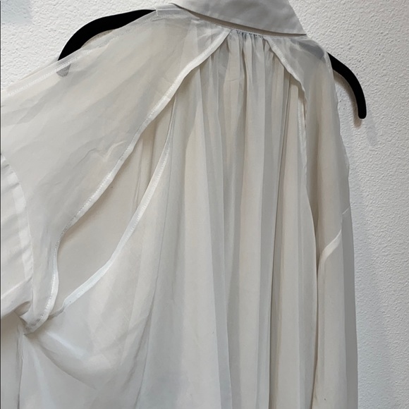 Unif button up blouse - Picture 4 of 4